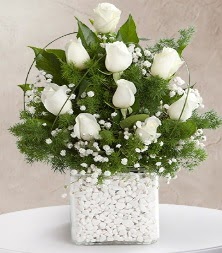 9 beyaz gül vazosu  Ankara çiçek satışı 
